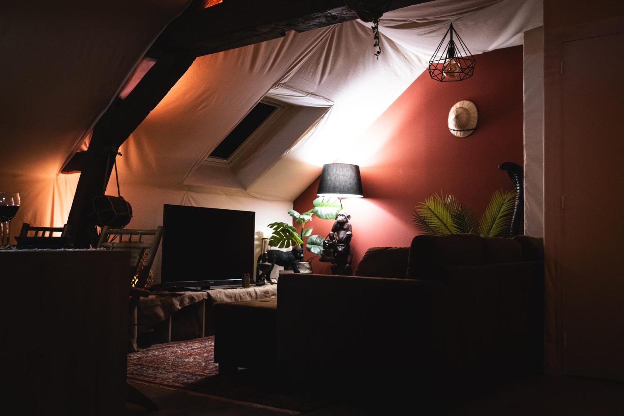 L'Insolite, Suite Safari D'Exception A Saumur Esterno foto